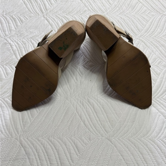 Very G Irina Women’s Tan Western Heel Ankle Boot. Size 7 - Picture 8 of 9